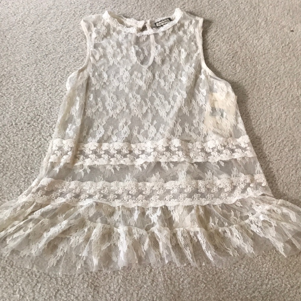 A lace tank top.